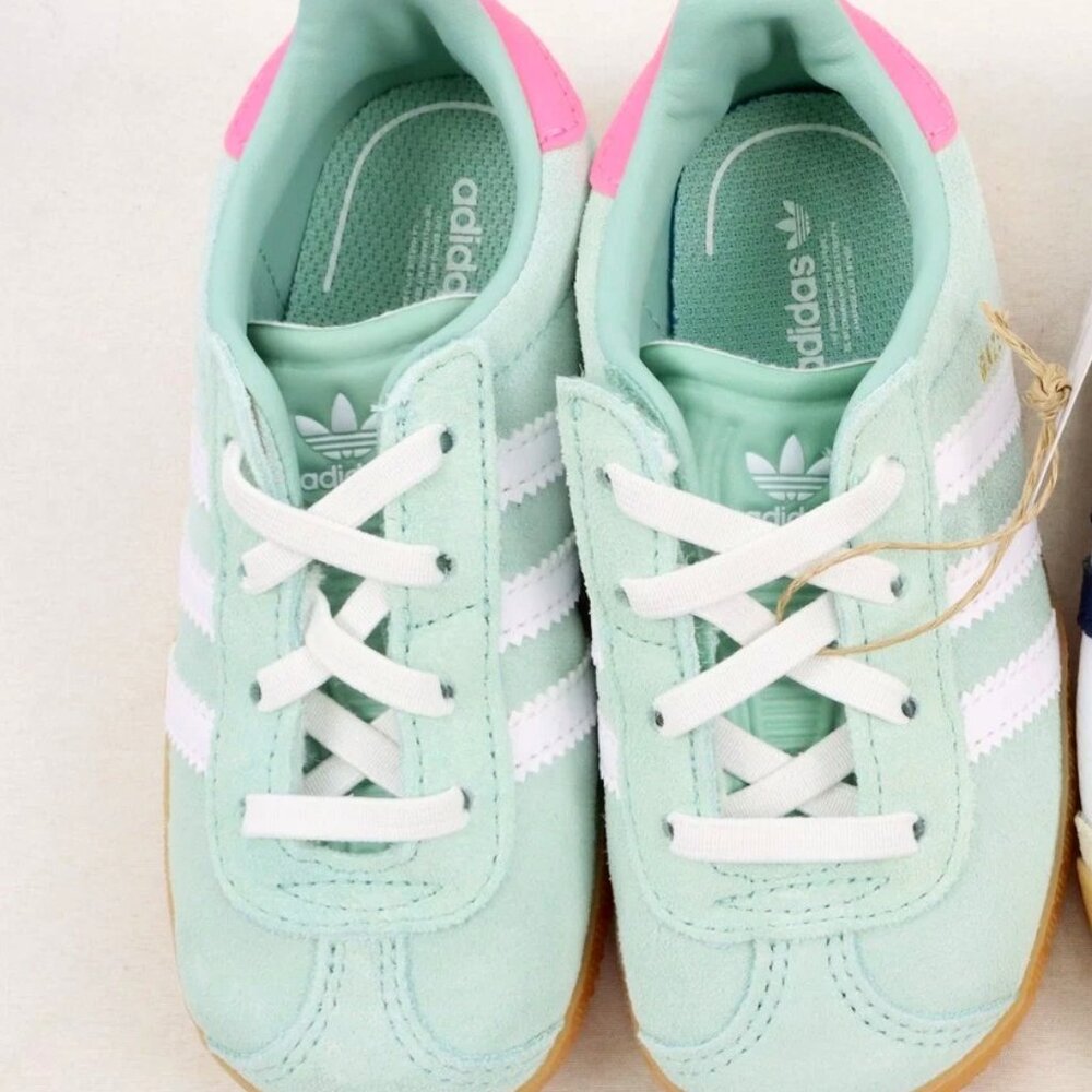 Adidas Gazelle Kids Girls Sneakers in Pastel Green, white and pink   NIB